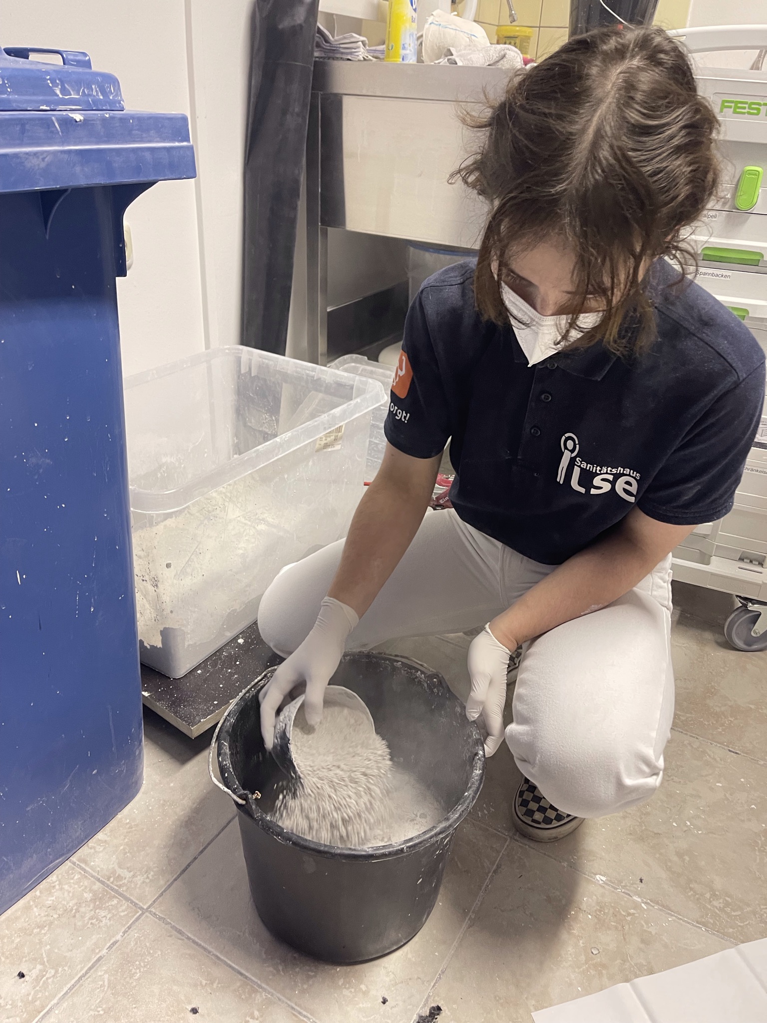 Vorbereitung des Gipses für eine Prothese