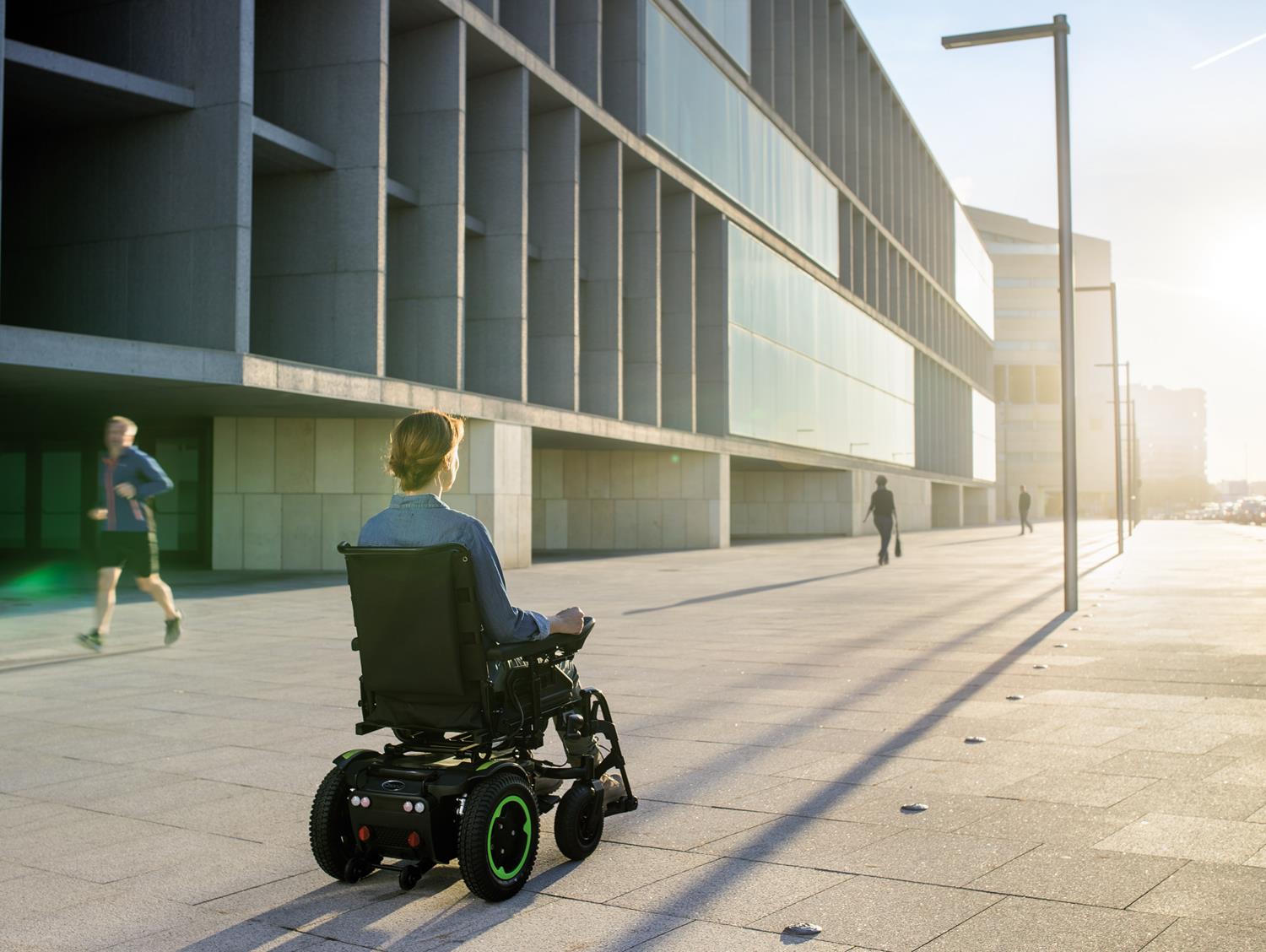 Sunrise Medical Elektrorollstuhl Q200R KnfA