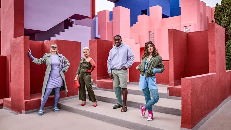 Modelle tragen Kompressionsstrümpfe